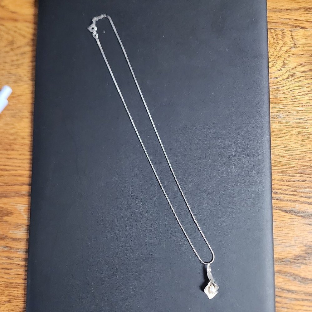Avon Cultured Freshwater Pearl & Sterling Silver Necklace - Picture 4 of 5